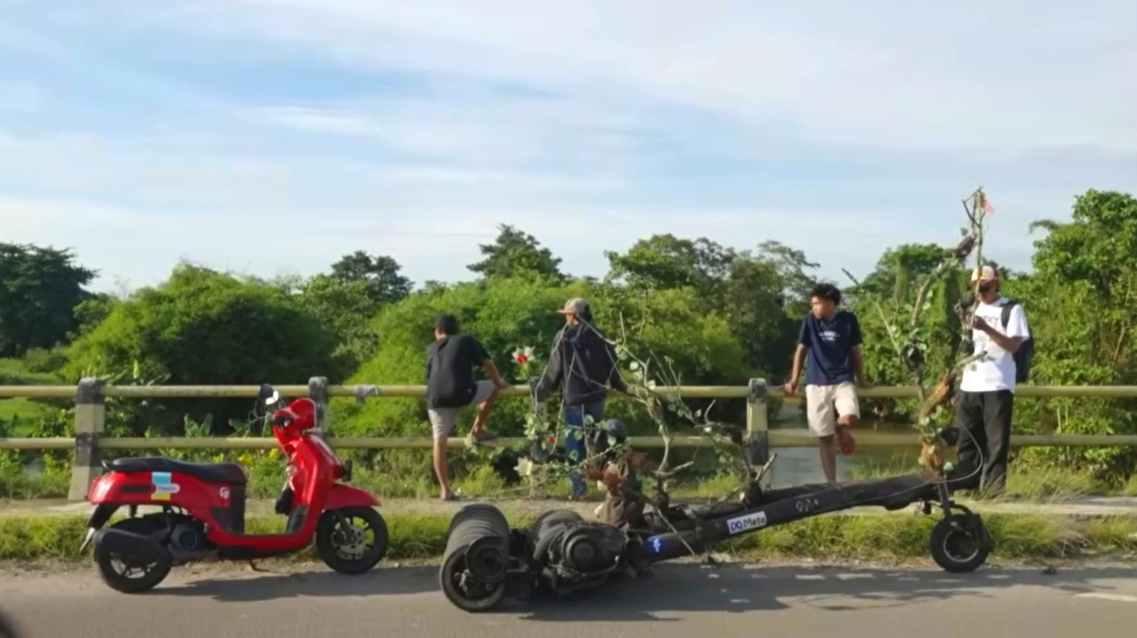 Extreme Vespa Indonesia, Komunitas Rebel Riders dan Modifikasi 98cc