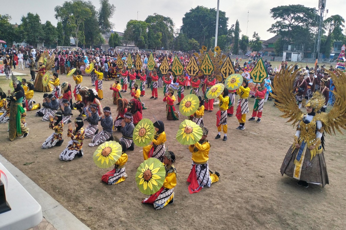 2.000 Pelajar 40 Sekolah Mantrijeron Jogja Pamer Kreativitas di Karnaval HUT ke-270 Kota
