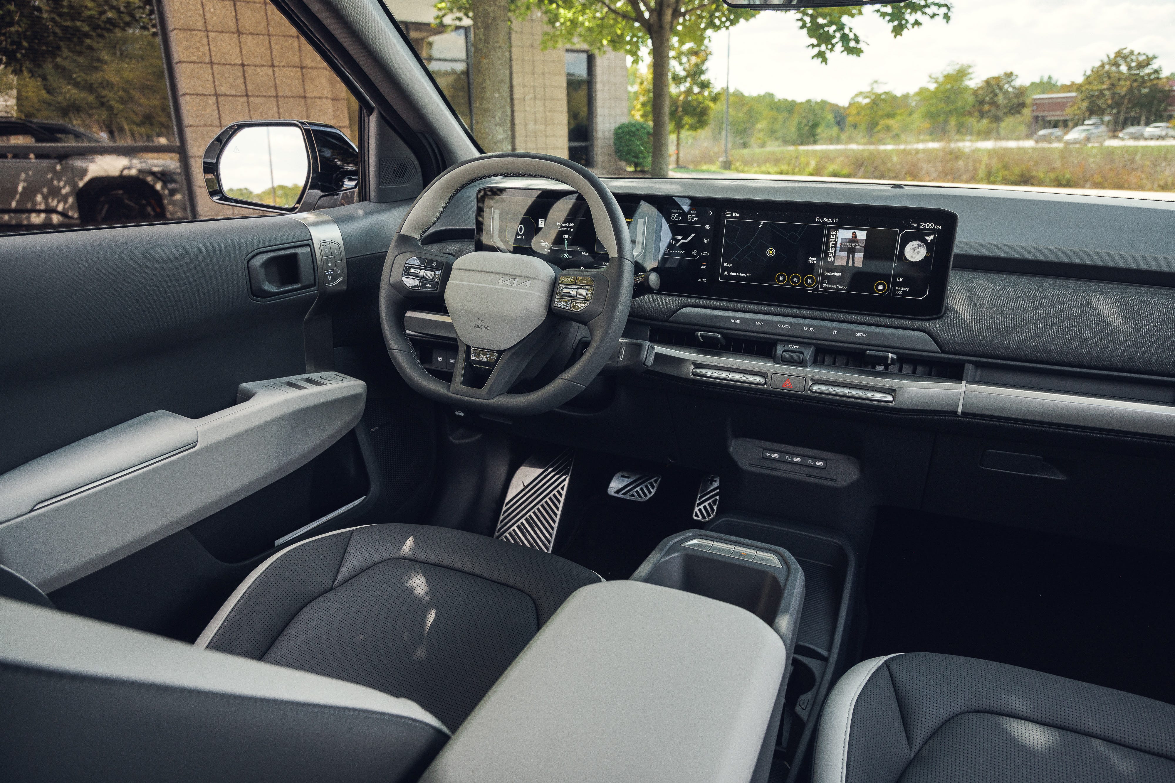 Melihat Interior Kia EV3 GT-Line 2027 dari Segala Sisi