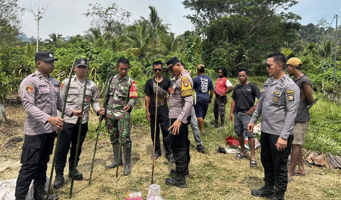 OTK Serang Trans Waleh SP II Halmahera Tengah, Anak Panah Menancap di Atap Rumah Warga