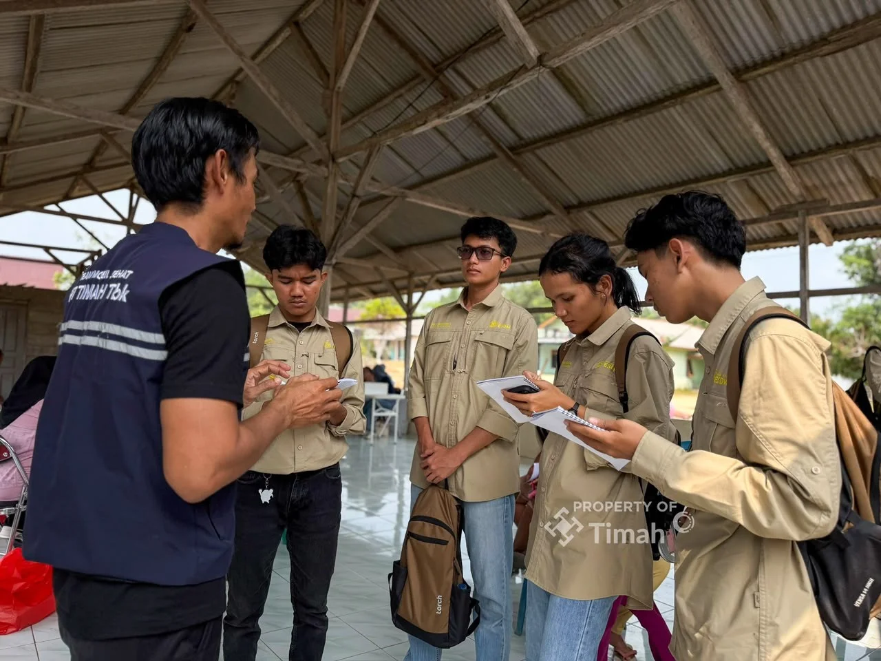 PT Timah Gelar Pengobatan Gratis di Kampung Adat Gebong Memarong, 101 Warga Air Abik Berobat