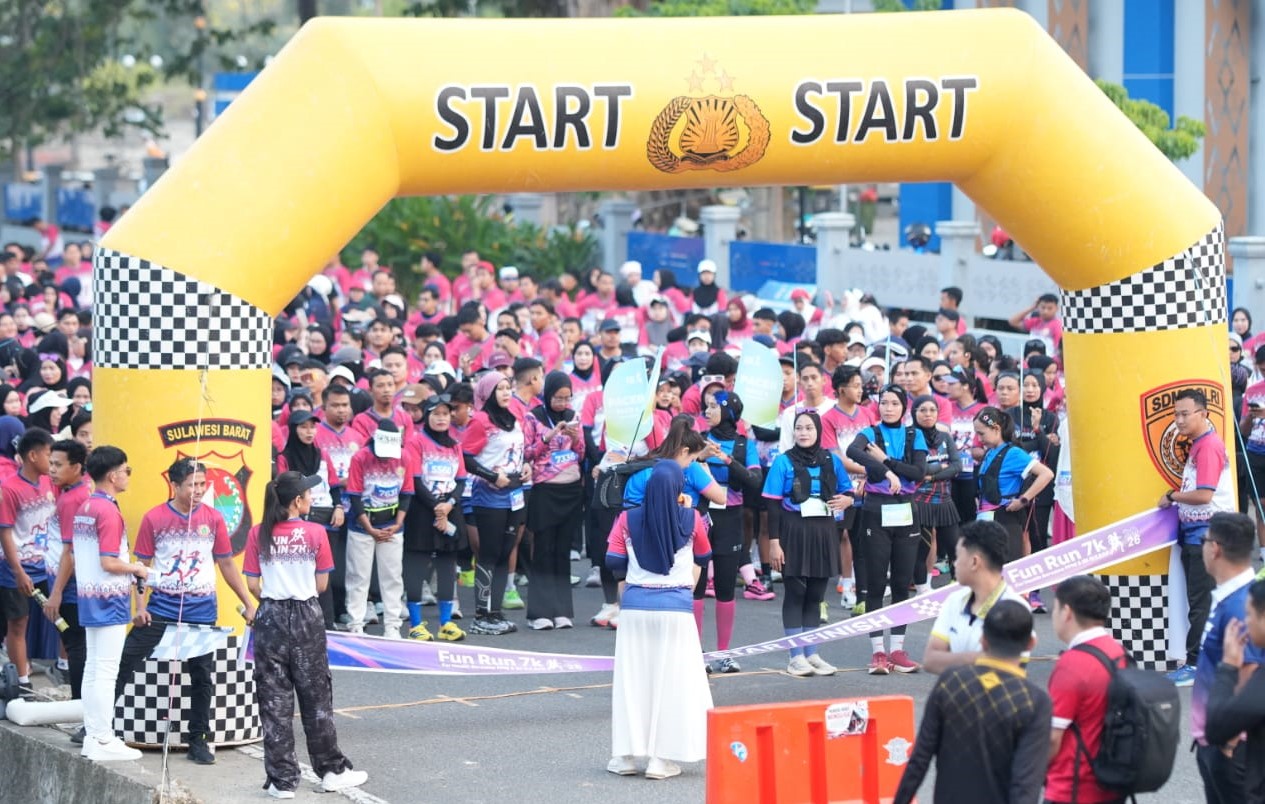 PPNI dan IBI Sulbar Gelar Fun Run, Sekda Junda Maulana Apresiasi Kolaborasi Organisasi Profesi Kesehatan