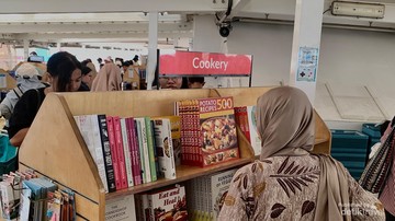 Kapal Doulos Hope Jakarta, Belanja Buku Sambil Menikmati Pemandangan Laut