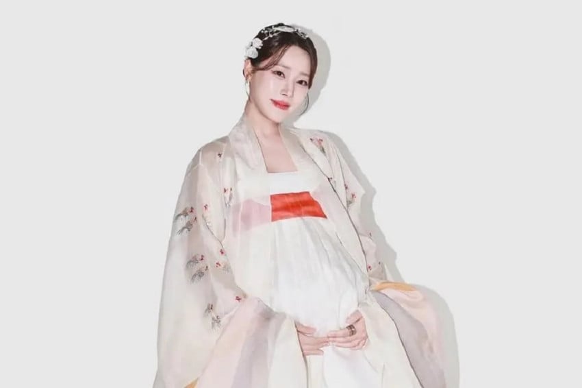 Go Woori Eks Rainbow Umumkan Kelahiran Anak Pertama, Bokdeongi