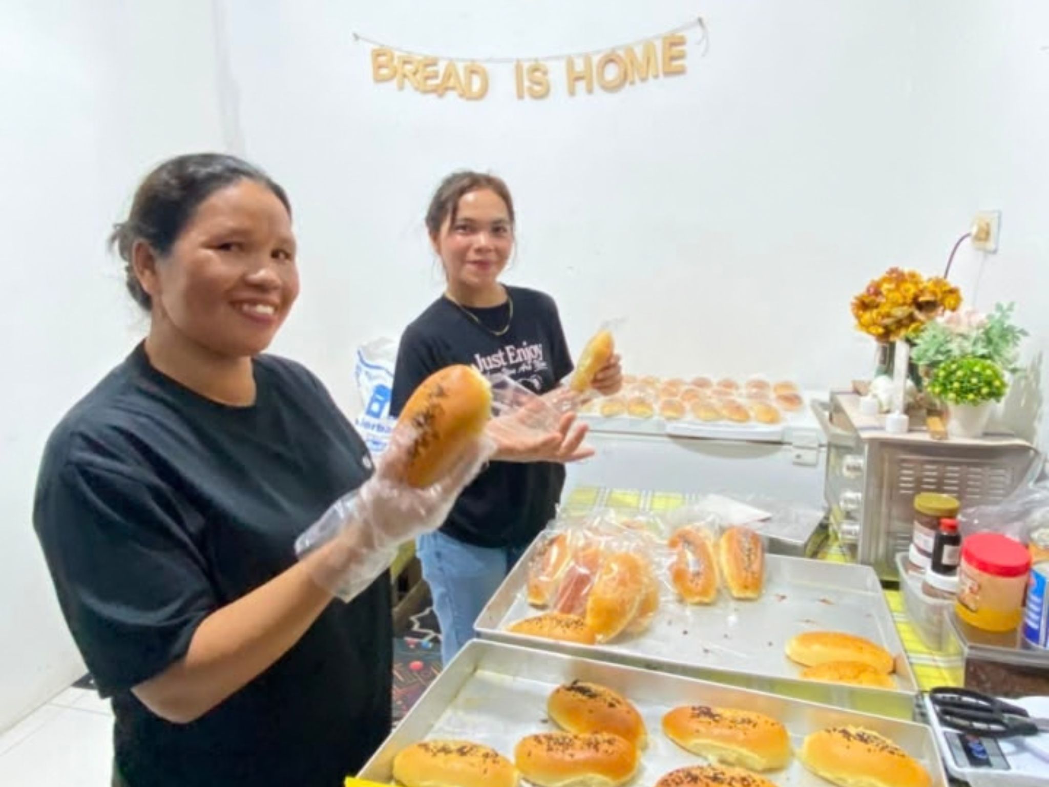 Roti Petatas Bread is Home Jayapura Tembus 3.000 Produk per Bulan, Libatkan Siswa SLB dan Ibu Tunggal