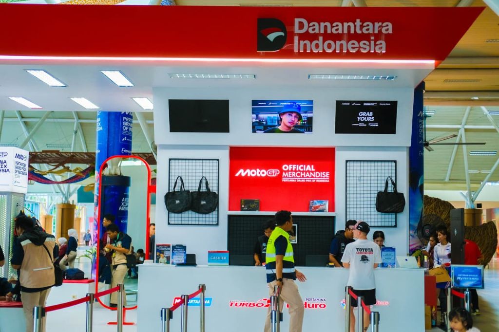 Jelang MotoGP Mandalika, Merchandise Resmi Dijual di Bandara Lombok