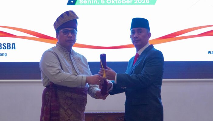 Wali Kota Padang Panjang Hendri Arnis Lantik Doni Hendra sebagai Sekdako, Minta Birokrasi Tinggalkan Ego Sektoral