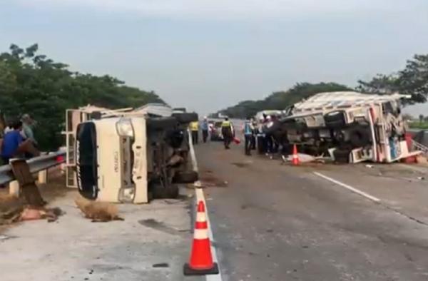 Kecelakaan Beruntun 5 Kendaraan di Tol Solo-Ngawi, 1 Tewas dan 4 Luka-Luka
