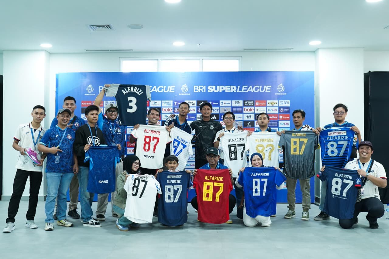 Arema FC Ajak 20 Aremania Jelajahi Changing Room lewat Tur Inside The Lion Home