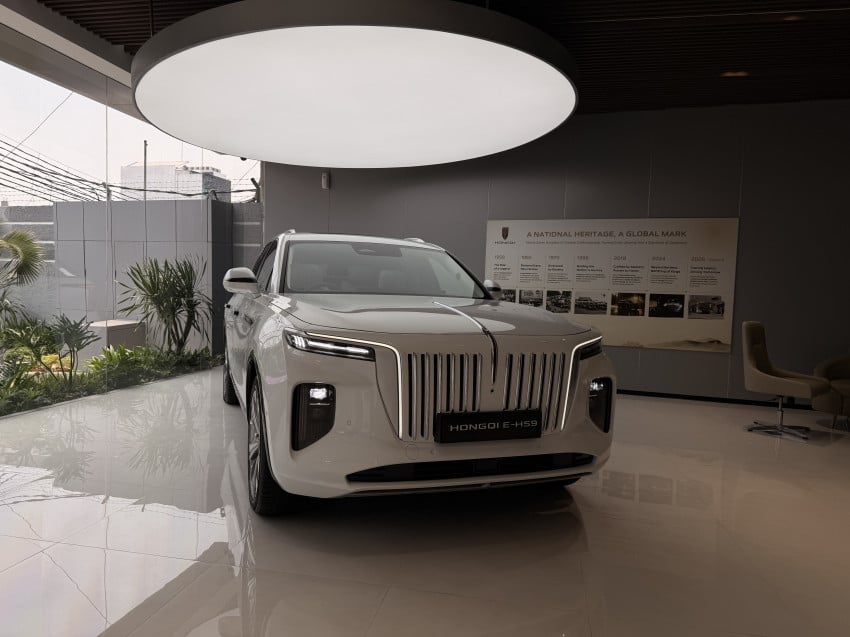 Review Hongqi E-HS9: Kursi Pijat Cuma di Depan, Harga Rp1,888 Miliar