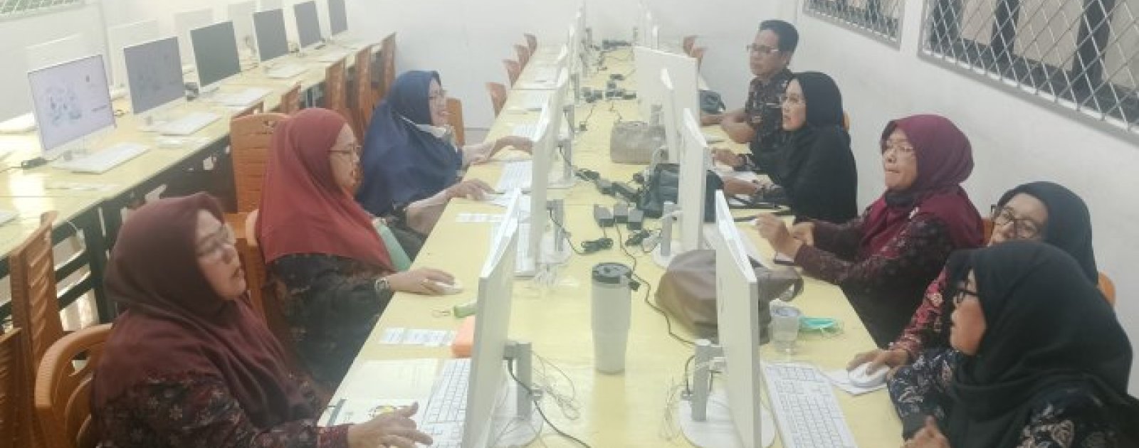 3 Sesi AKGTK 2026 di MTsN 2 Kota Jambi Berjalan Lancar, Guru SKI hingga Ekonomi Ikut Uji Kompetensi Digital