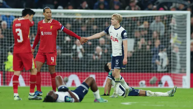 Juventus Pantau Lucas Bergvall, Gelandang Muda Tottenham Incaran Turin
