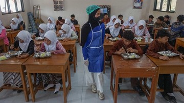 BGN Coret 1.653 Sekolah dari Penerima MBG, Validasi Ulang 27.022 SPPG