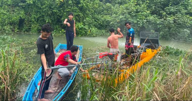 Sungai di Belakang Keraton Amantubillah Mempawah Dibersihkan, Eceng Gondok dan Gulma Disapu Kader Demokrat hingga PUPR