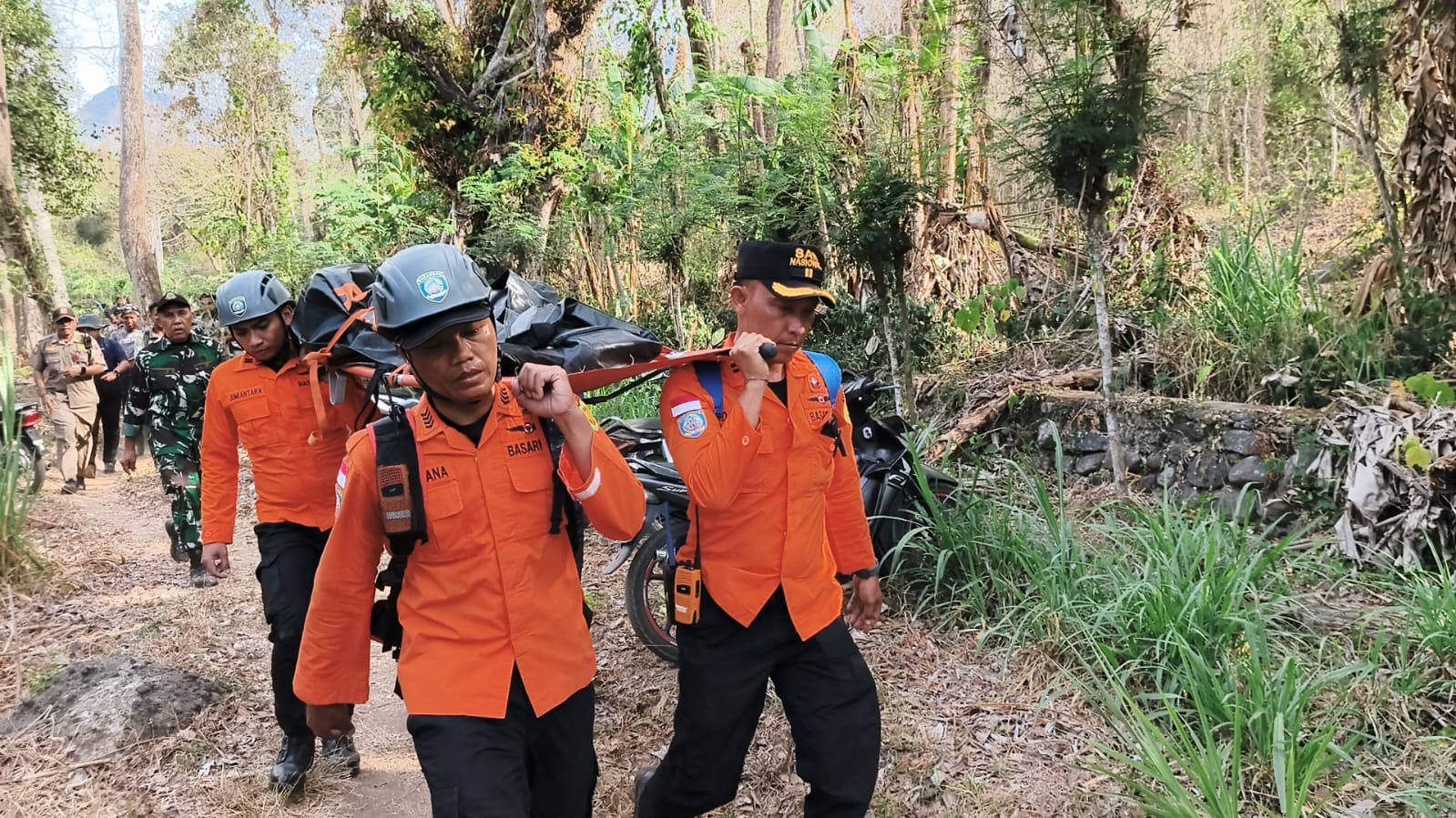 Warga Sumberkima Buleleng Hilang Sejak Senin Ditemukan Meninggal di Hutan, Tim SAR Evakuasi 6 Personel