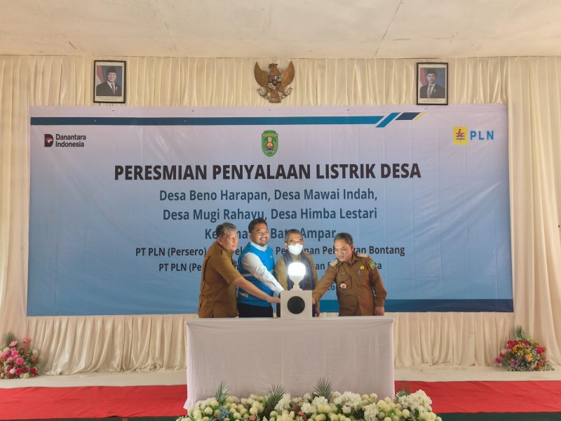 PLN Alirkan Listrik 24 Jam ke 4 Desa Kutai Timur, 680 Rumah Tersambung