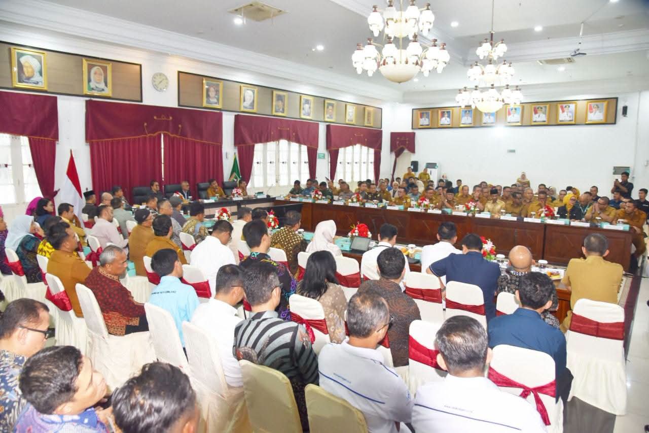 Komisi II DPR RI Dorong Percepatan Sertifikasi Aset BMD di Sumbar, Pemko Pariaman Ikut Rapat di Istana Gubernur