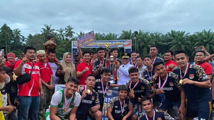 Torpedo FC Juara Karang Taruna Cup I se-Sumbar, Bupati Pasaman Barat Serahkan Rp 20 Juta