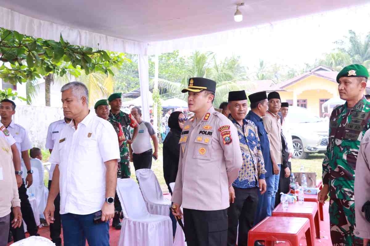 Kapolres Asahan dan Forkopimda Pantau Pencoblosan Pilkades Serentak di 2 TPS Kecamatan Air Joman dan Pulo Bandring