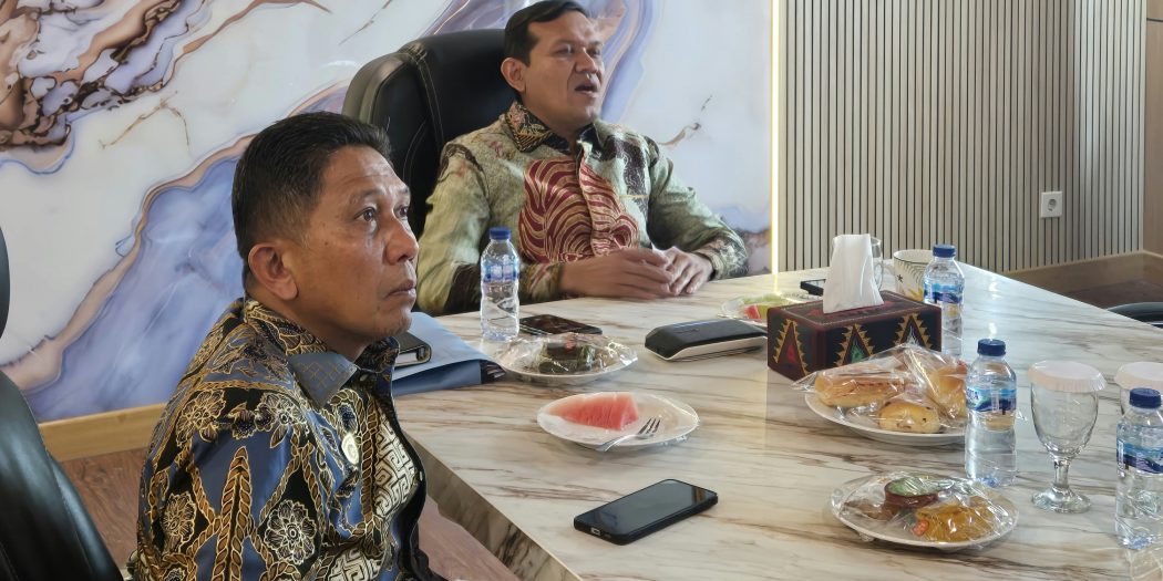 Wagub Aceh Dek Fadh Minta Alat Berat Disiagakan di Wilayah Rawan Bencana Jelang Musim Penghujan