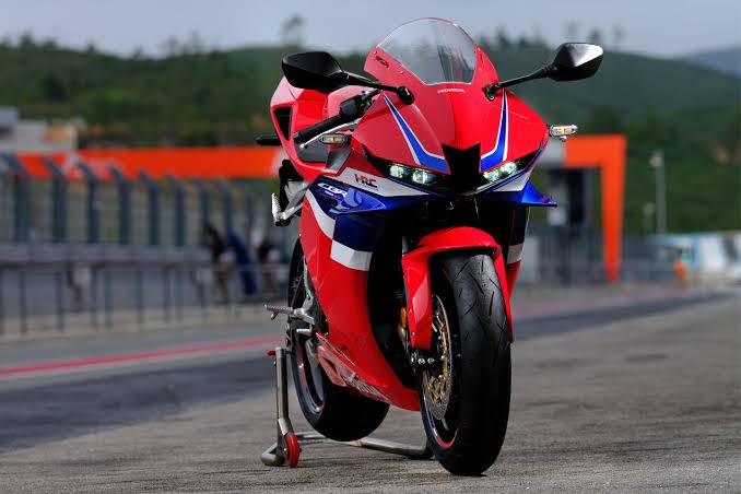 Honda Siapkan Supersport V3 900cc Pengganti CBR600RR