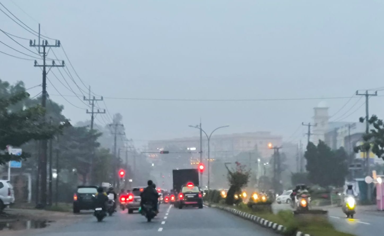Kabut Asap Kepri Memburuk, SMA-SMK Boleh Belajar dari Rumah Jika Kualitas Udara di Atas 110