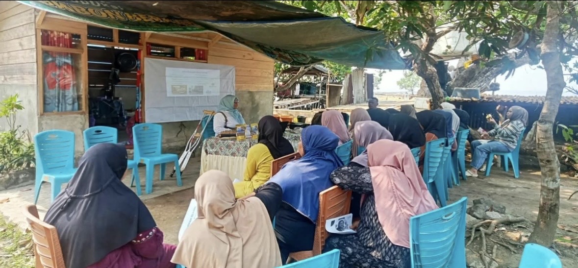 20 Warga Desa Saria Halmahera Barat Dilatih Olah Pentolan dan Abon Ikan Cakalang