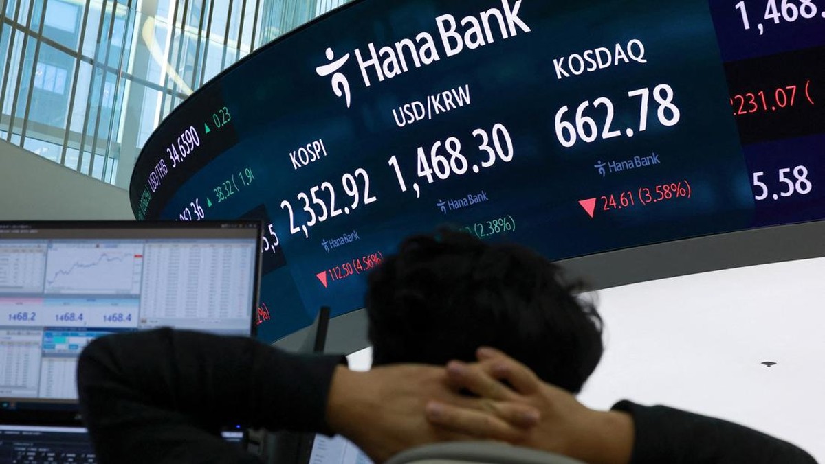 Bursa Asia Variatif, Tekanan Saham AI AS Seret Nasdaq Turun 1%