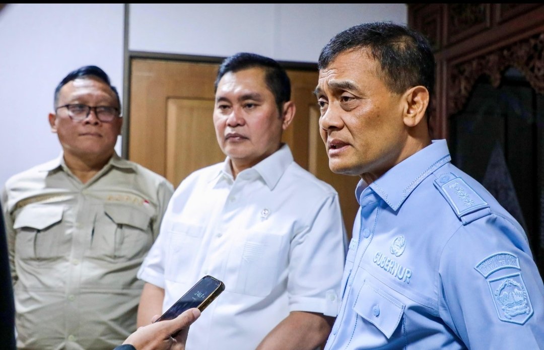 Pemprov Jateng dan BOPPJ Tanam Mangrove di Sayung Demak Sebelum Giant Sea Wall Dibangun