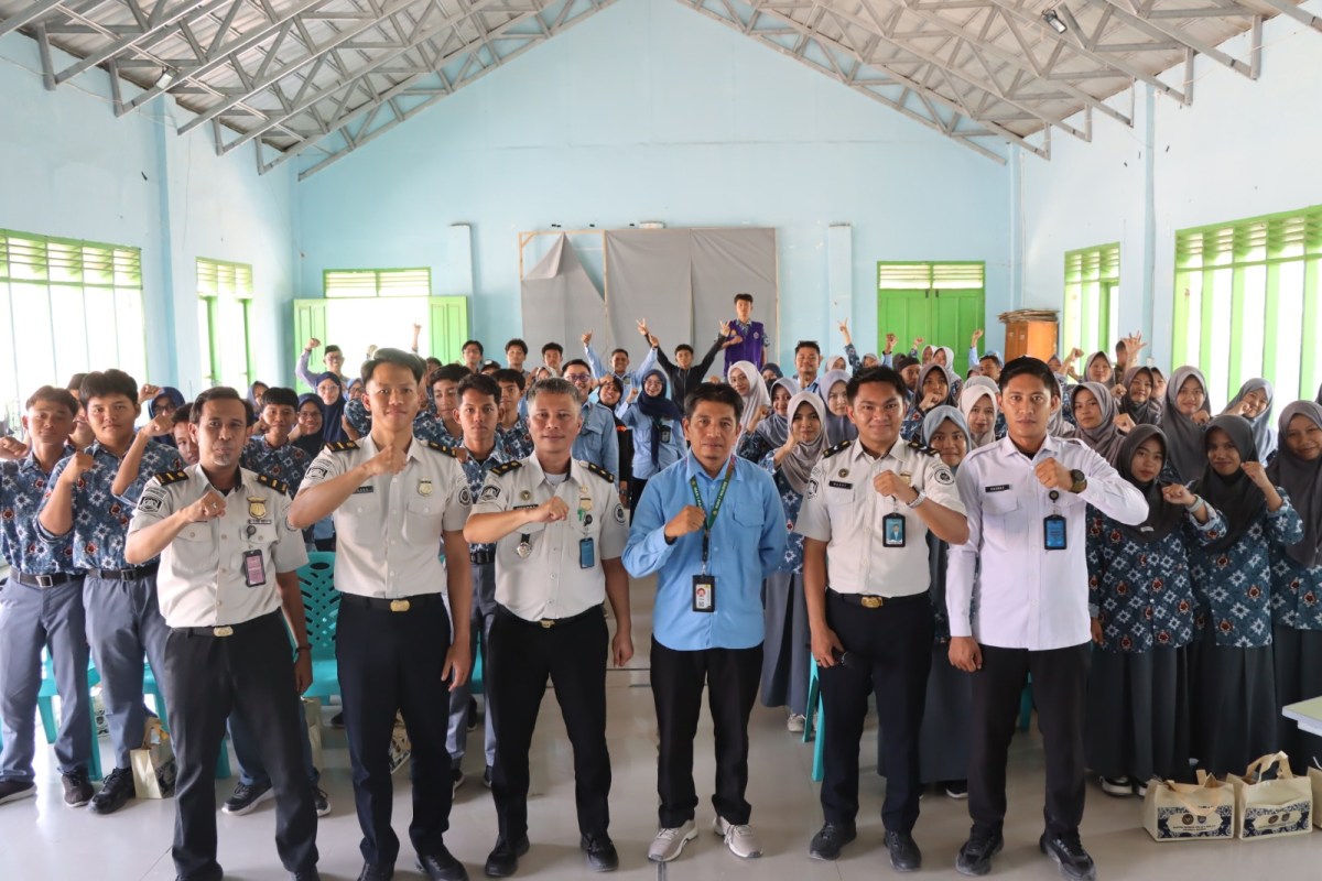 Kanim Polewali Mandar Edukasi 1.000 Pelajar MAN 1 Majene soal Paspor hingga Peluang Karier Poltekimipas