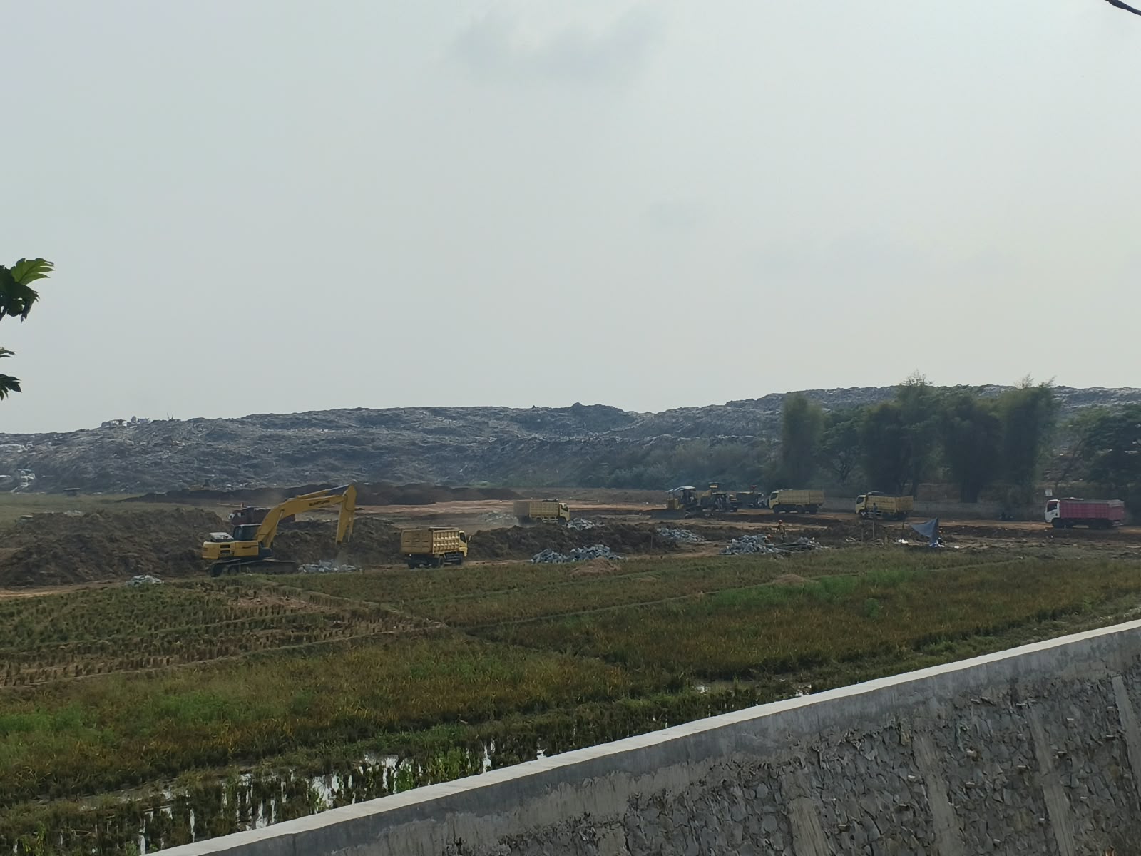 Dinas PRKP Karawang Pematangan Lahan IPLT 1,1 Hektare, Anggaran Rp 4,7 Miliar Baru Terisi 45 Sentimeter
