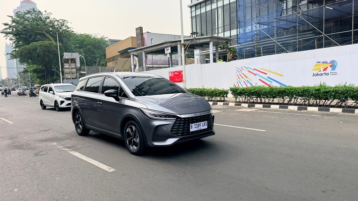 Test Drive BYD M6 DM-i: MPV PHEV Keluarga, EV 100 Km Lalu Hybrid