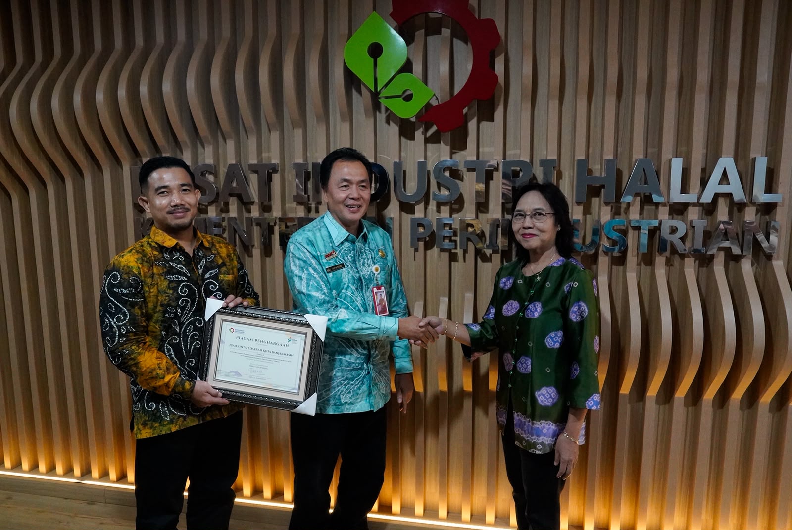 Pemko Banjarmasin Raih Terbaik II IHYA 2026, Dukungan Program Halal untuk UMKM dan IKM Diakui Kementerian Perindustrian