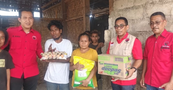 Gempa Sumba Barat Daya Rusak Rumah Warga Desa Kori, PDI Perjuangan NTT Salurkan Sembako