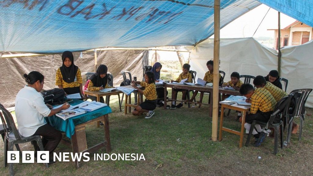 Dua Bulan Pascagempa Flores, 186 Murid SD di Manggarai Timur Masih Belajar Beralas Terpal