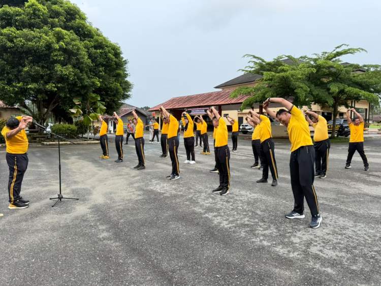 Personel Polres Bengkulu Selatan Olahraga Bersama Usai Apel Pagi, Jaga Stamina Jelang Tugas Harian