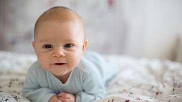 150 Nama Bayi Bermakna Tangguh untuk Anak Perempuan dan Laki-Laki, Lengkap dengan Artinya
