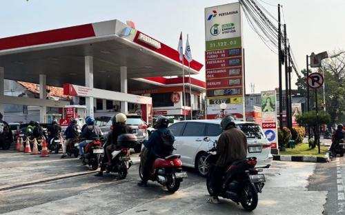 Harga BBM Pertamina Hari Ini Tak Berubah, Pertamax Tetap Rp15.950 per Liter