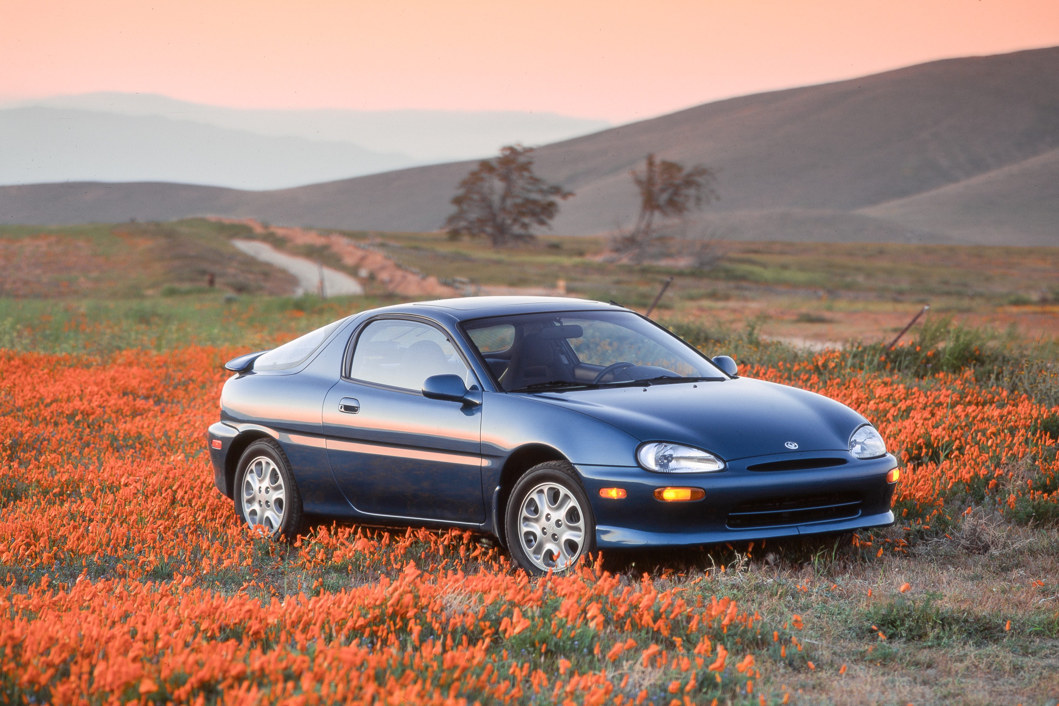 Galeri Foto Mazda MX-3 GS 1992: Mengenang Coupé V6 Terkecil