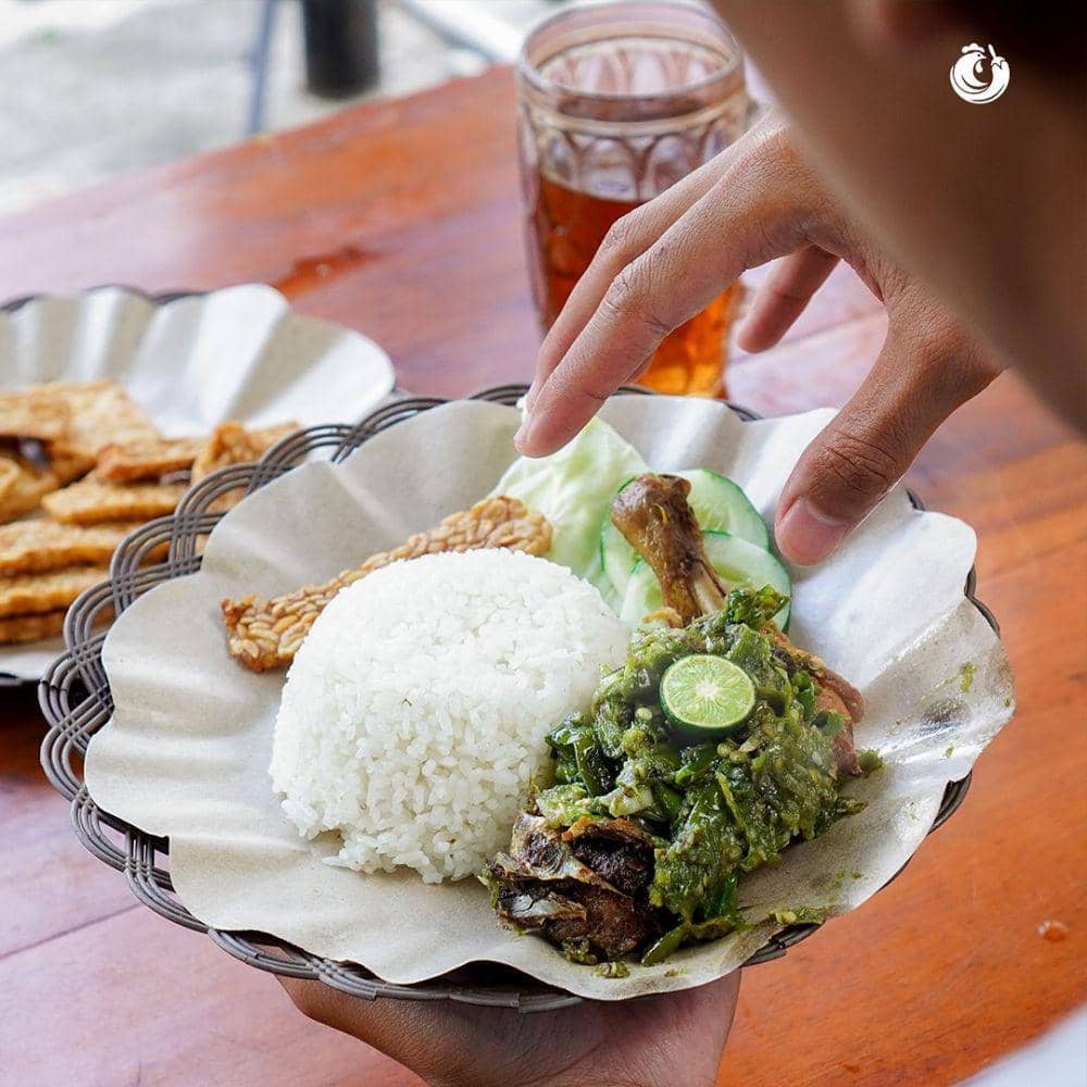 5 Rekomendasi Bebek Goreng di Mojokerto yang Gurihnya Nagih