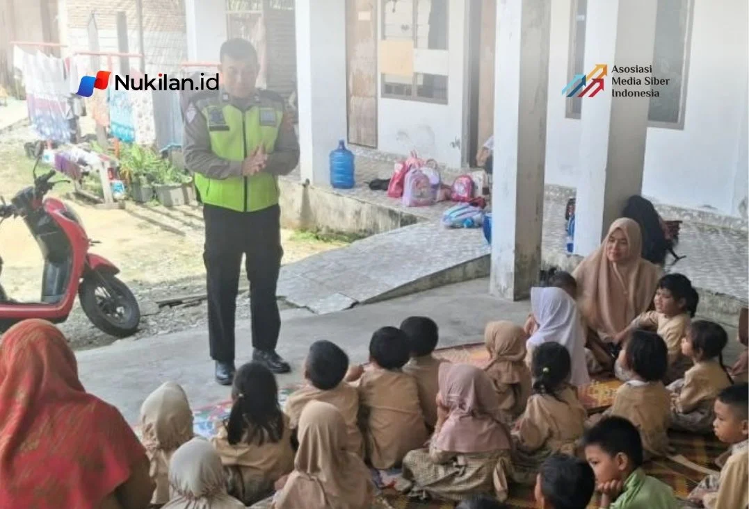 Satlantas Polres Aceh Selatan Edukasi Murid TK Nurul Fata Tapaktuan soal Tertib Berlalu Lintas