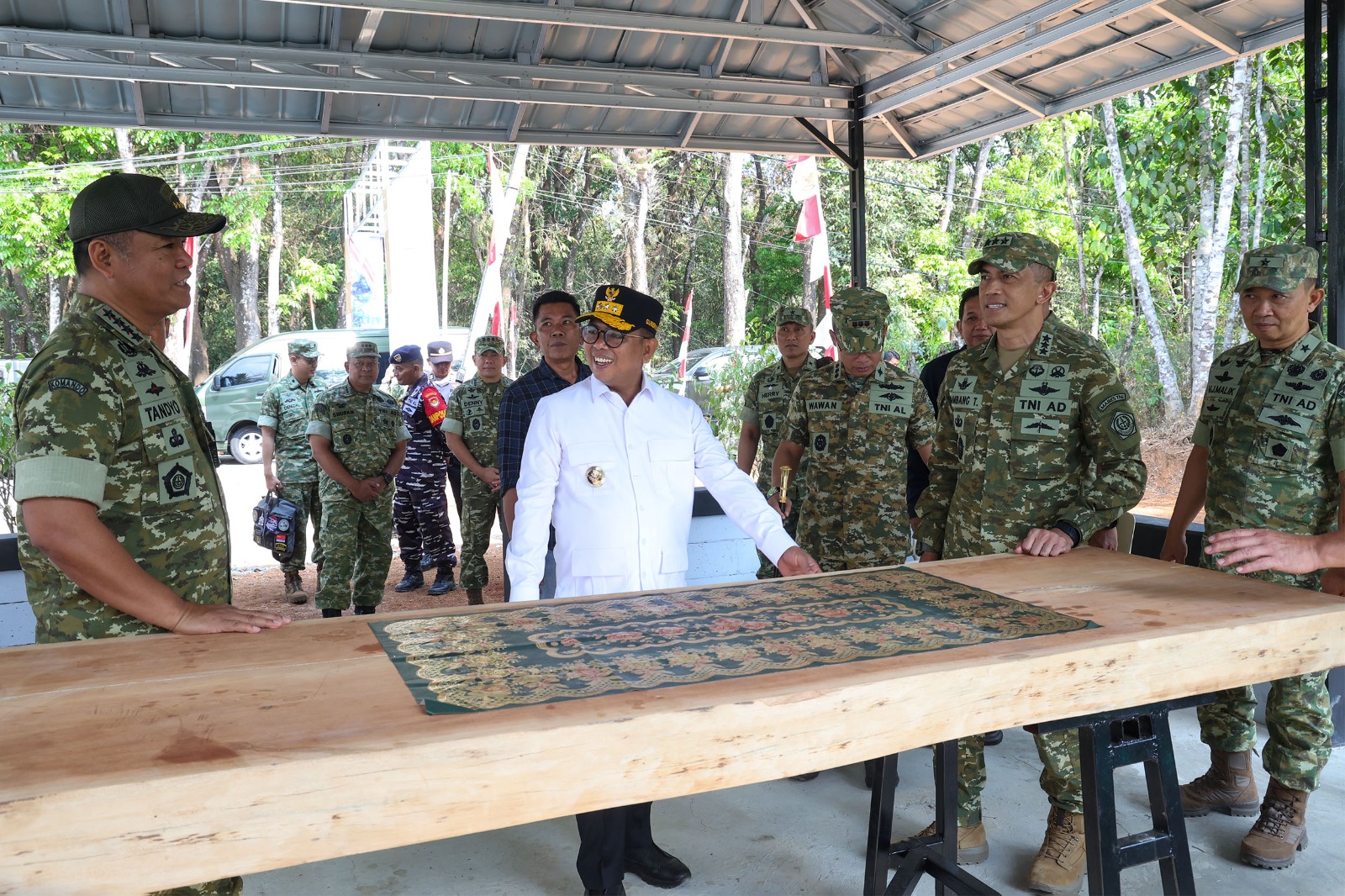 Gubernur Banten Andra Soni Dampingi Wakil Panglima TNI Tutup Karya Bakti di Pandeglang, Jalan Baru 18 Km Hubungkan 6 Desa