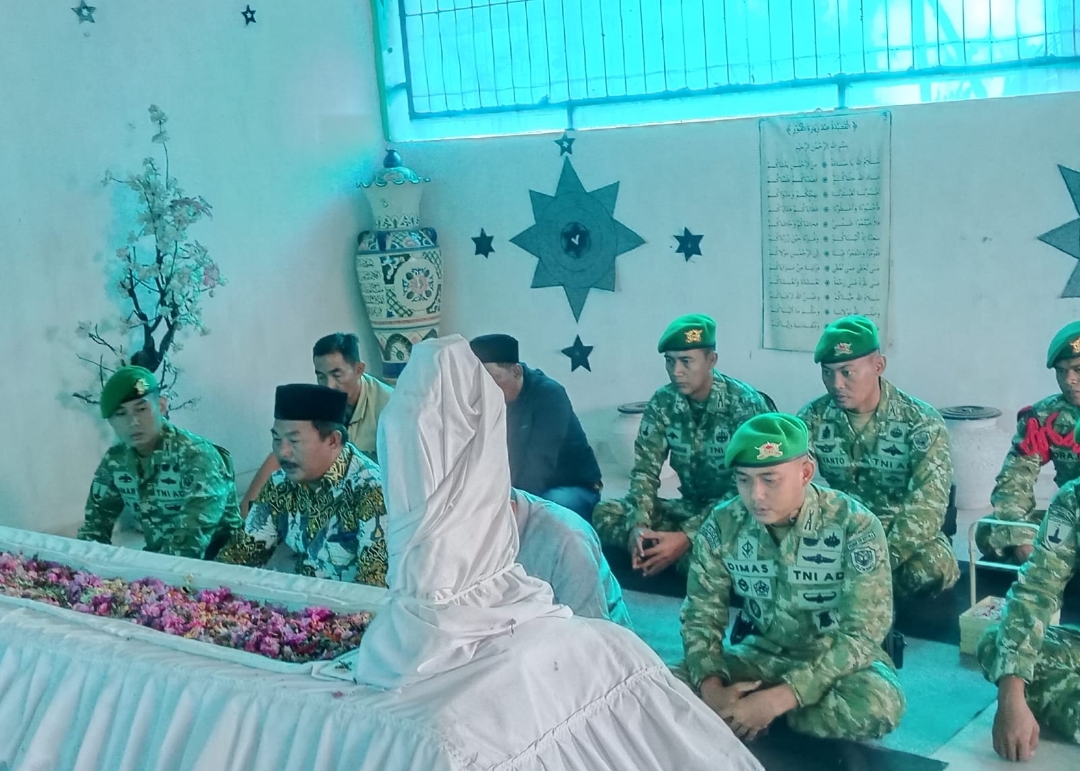 Yon TP 337/Sutajaya Ziarah ke Makam Pangeran Sutajaya di Gebang Cirebon, 30 Personel Ikut Prosesi Panji Kesatuan