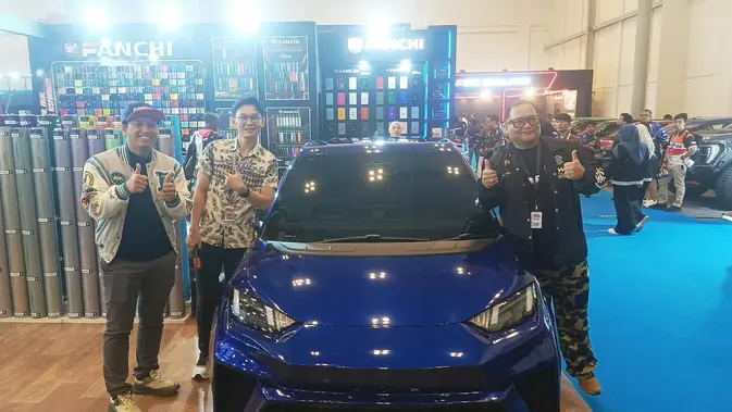 Gentian Blue untuk Mobil Bergaya RWB: Biaya Wrapping Mulai Rp12 Juta