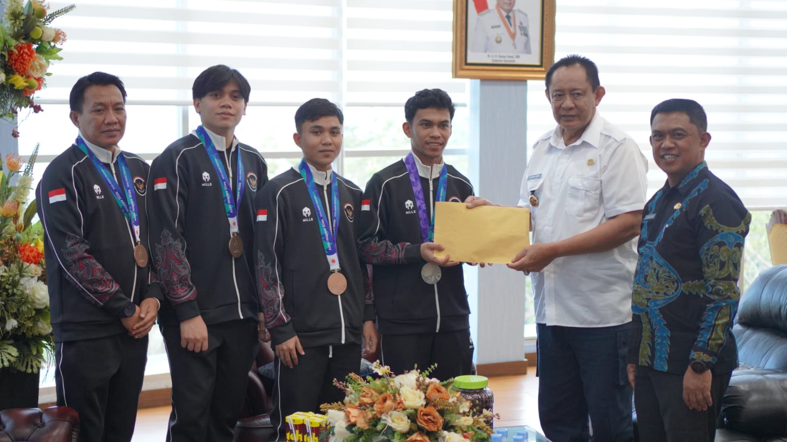Gubernur Gorontalo Serahkan Bonus ke Atlet Sepak Takraw Peraih Medali Asean Games Jepang 2026