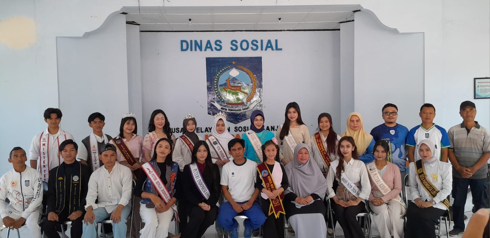 Dikpora NTB Ajak Finalis Pageant dan Pelajar SMA/SMK Kunjungi Panti Lansia di Mataram