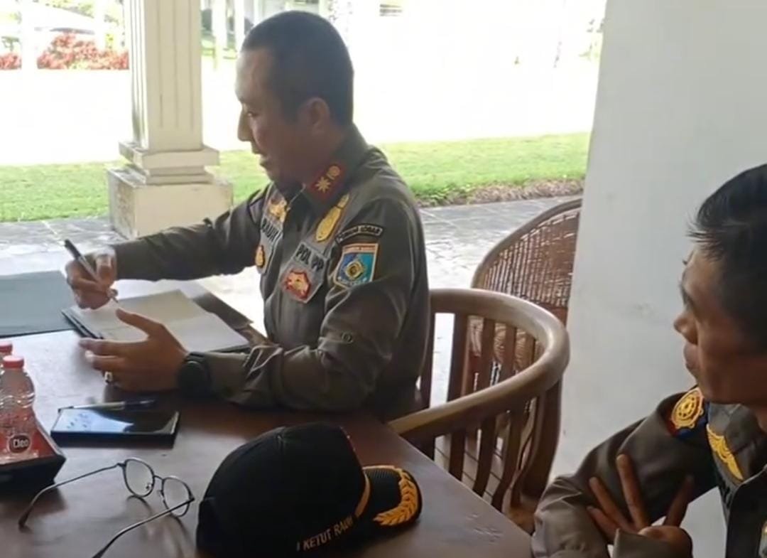 Satpol PP Lombok Barat Ancam Tutup Tempat Usaha Penunggak Pajak Rp 1 Miliar Lebih
