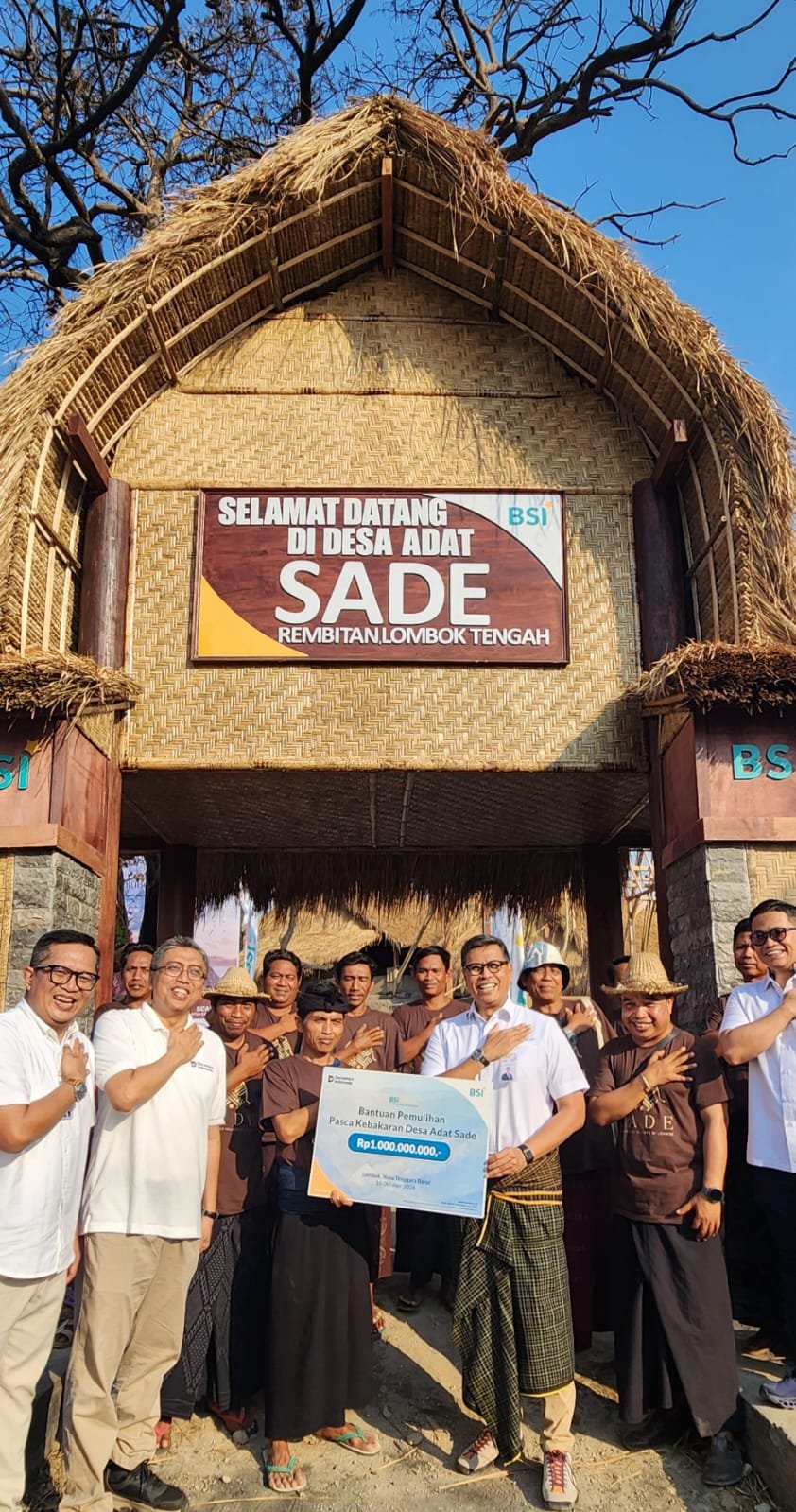BSI Pulihkan Desa Adat Sade Lombok Pascakebakaran Lewat Program Satu Benang