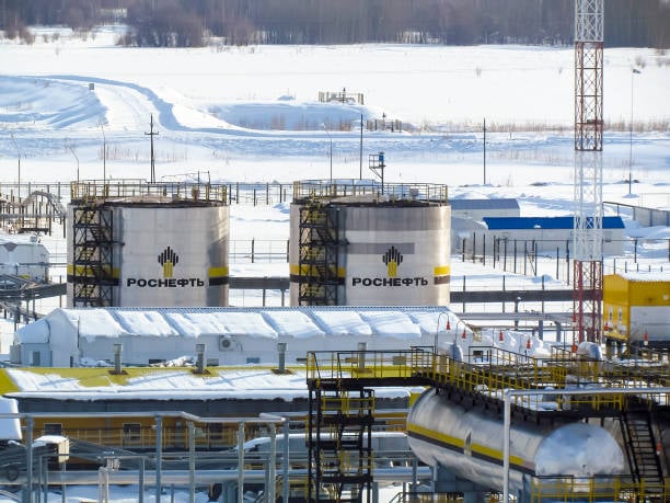 AS-Rusia Sepakati Impor 3 Juta Ton Solar, Harga Minyak Masih Tertekan