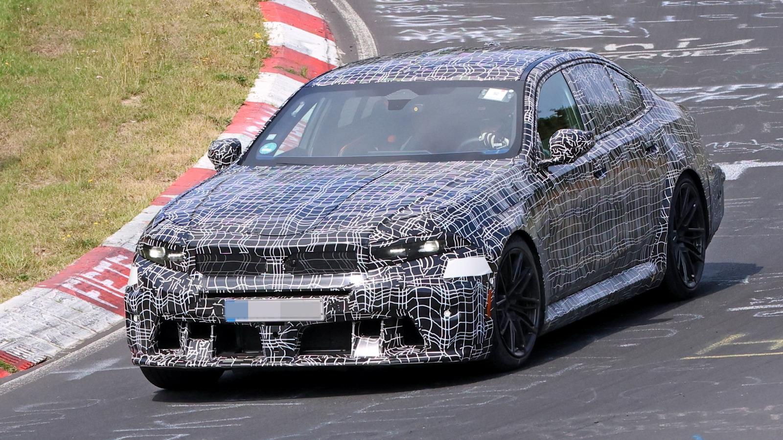 BMW M5 Facelift Neue Klasse Tertangkap Kamera di Nürburgring
